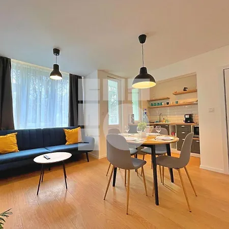 Coquette In Apartment *